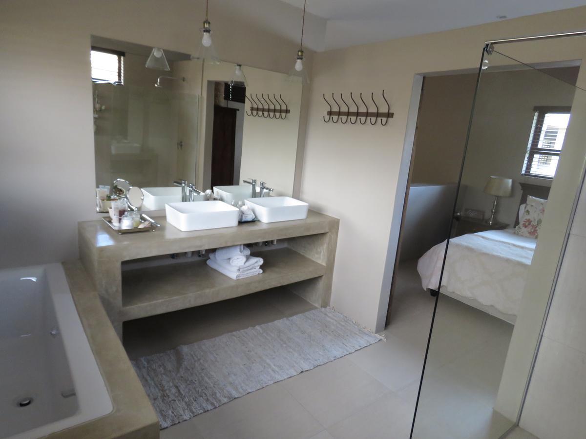 Beautiful Studio! Modern, Secure,Comfy Stay In Windhoek Golf Estate Eksteriør billede