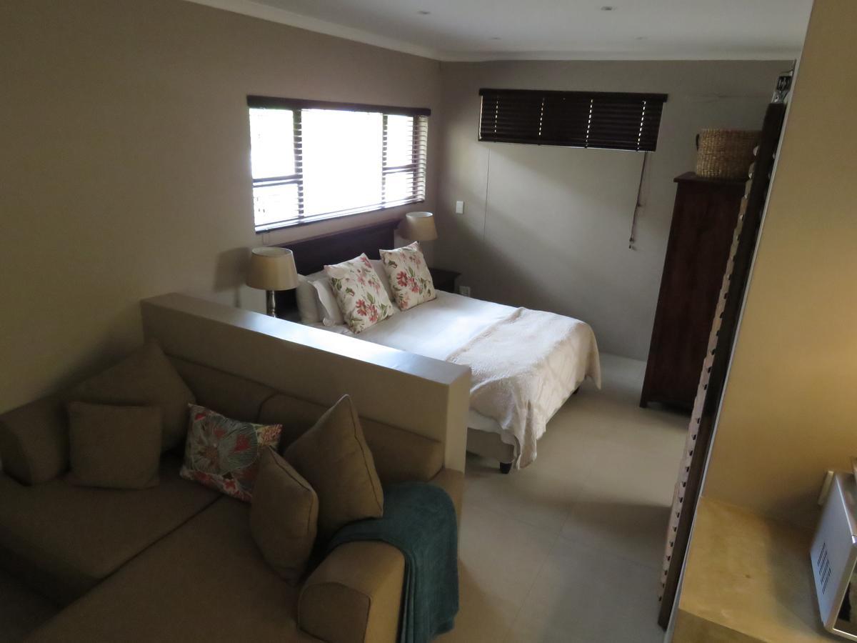 Beautiful Studio! Modern, Secure,Comfy Stay In Windhoek Golf Estate Eksteriør billede